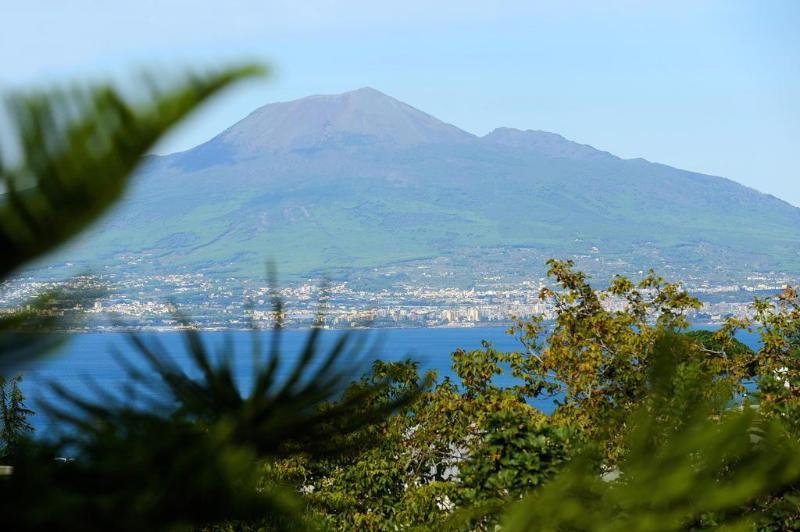 Domus Aequana Bed & Breakfast Vico Equense Exterior foto